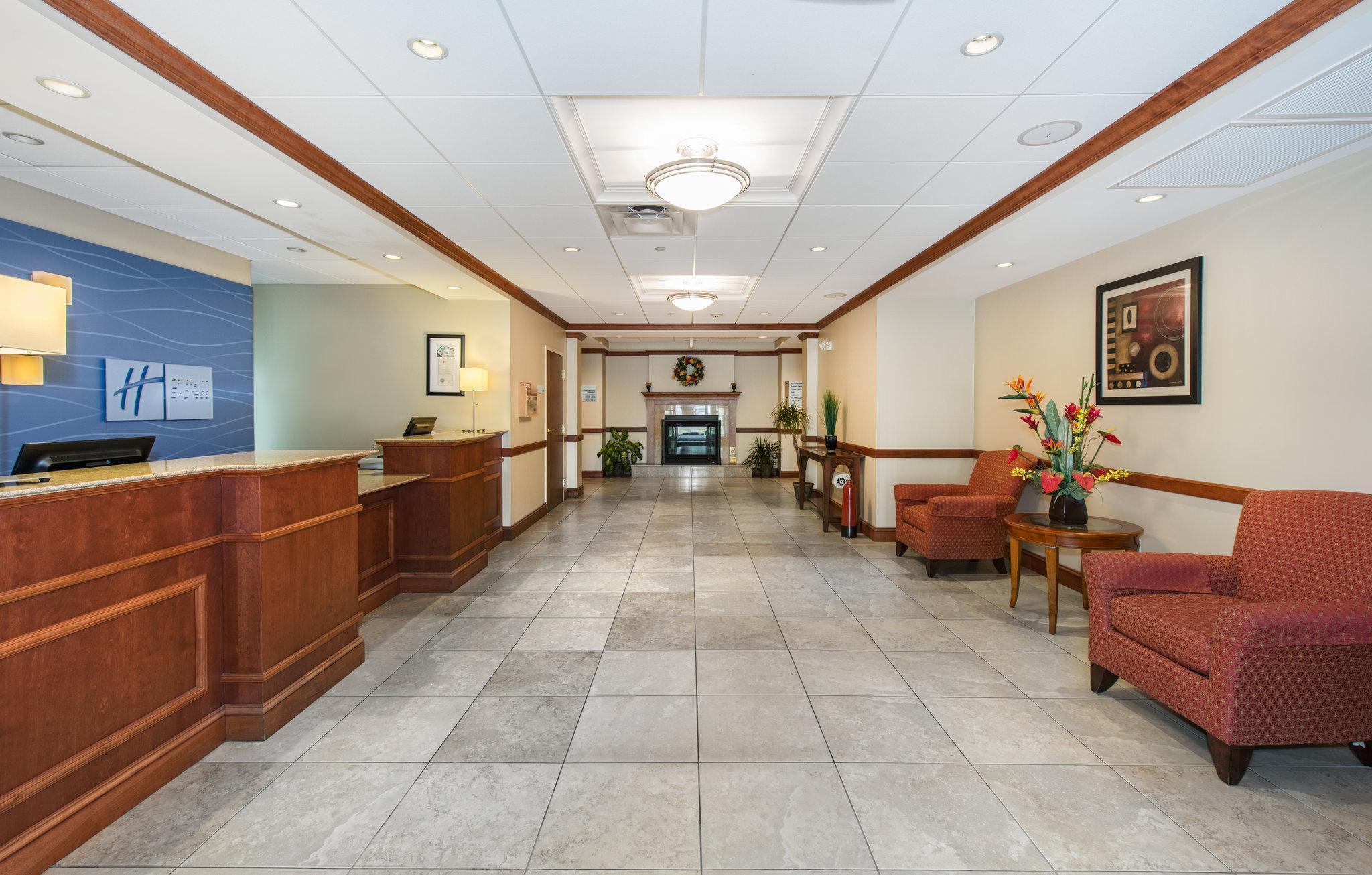 Holiday Inn Express & Suites Tilton By Ihg Exteriör bild